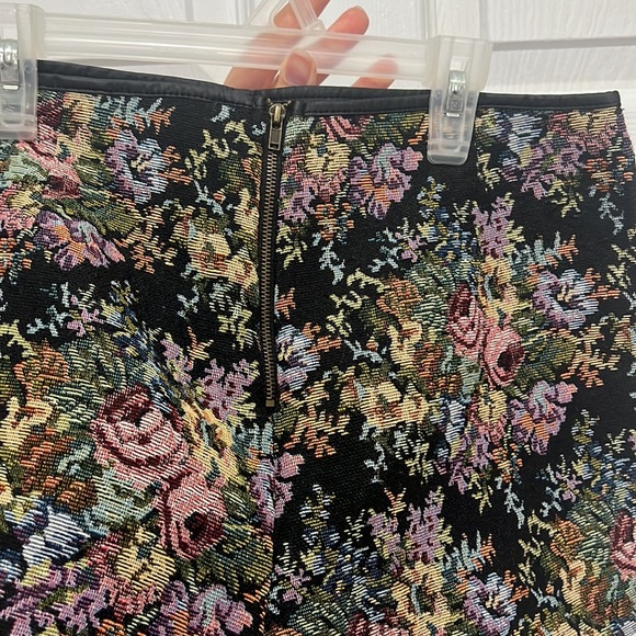 Floral shorts - Picture 2 of 3